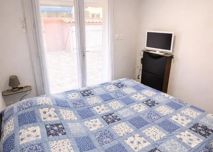 Clos Des Pins- Climatisation-parking-draps By Lcg